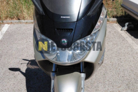 Piaggio X8 200 2004