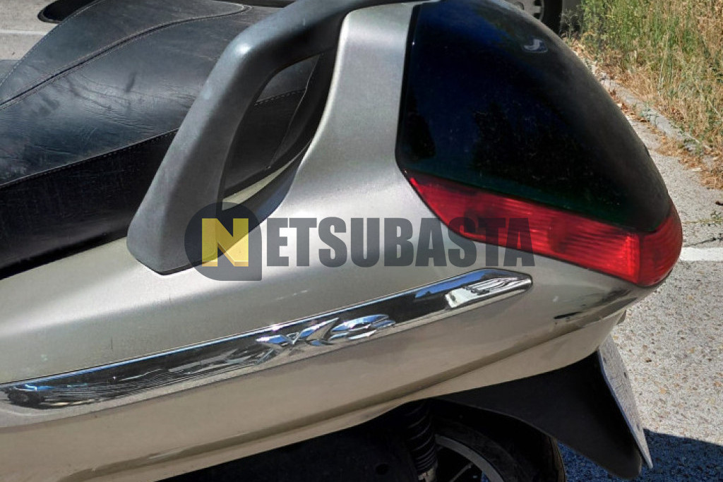 Piaggio X8 200 2004