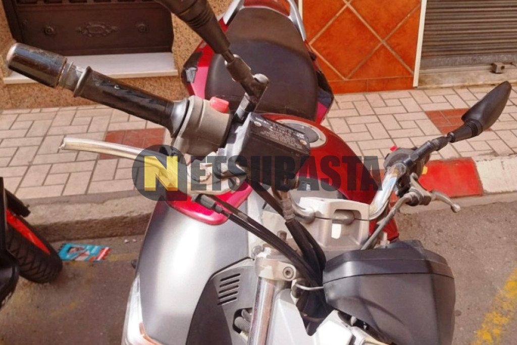 Suzuki GSR 600 2008