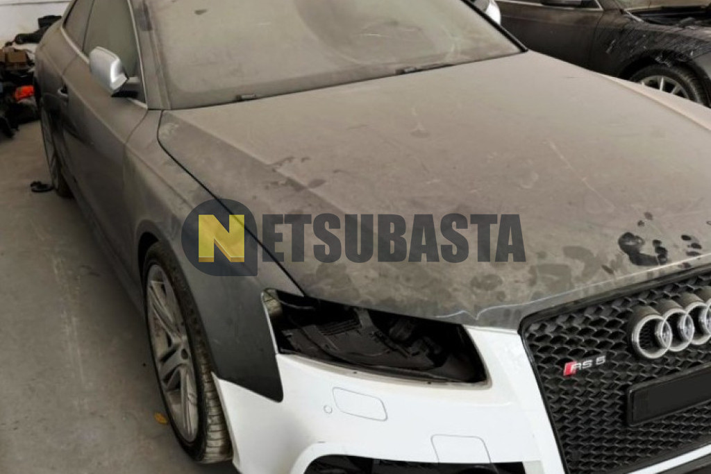 Audi RS 5 Coupe 4.2 FSI quattro S Tronic 2011