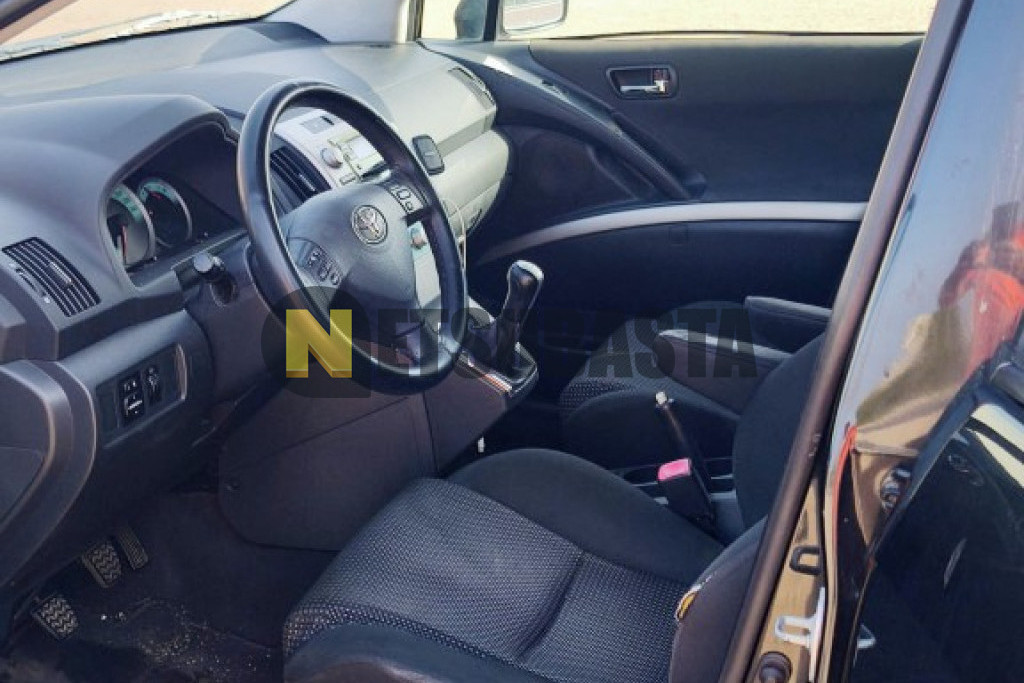 Toyota Corolla Verso 2.2 D-4D 2006