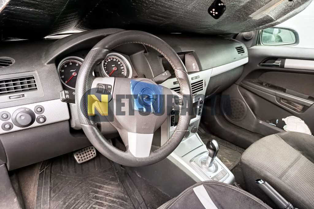 Opel Astra GTC 1.6 16V Easytronic 2008