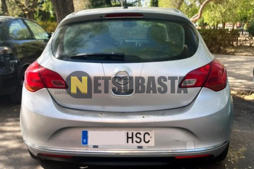 Opel Astra 1.6 2013