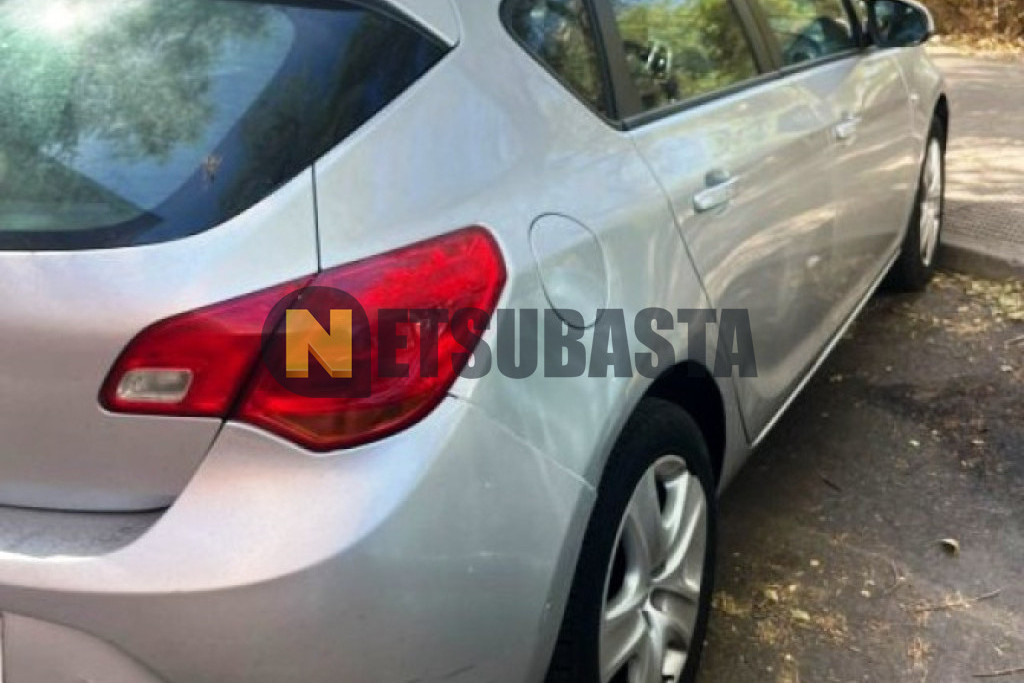 Opel Astra 1.6 2013