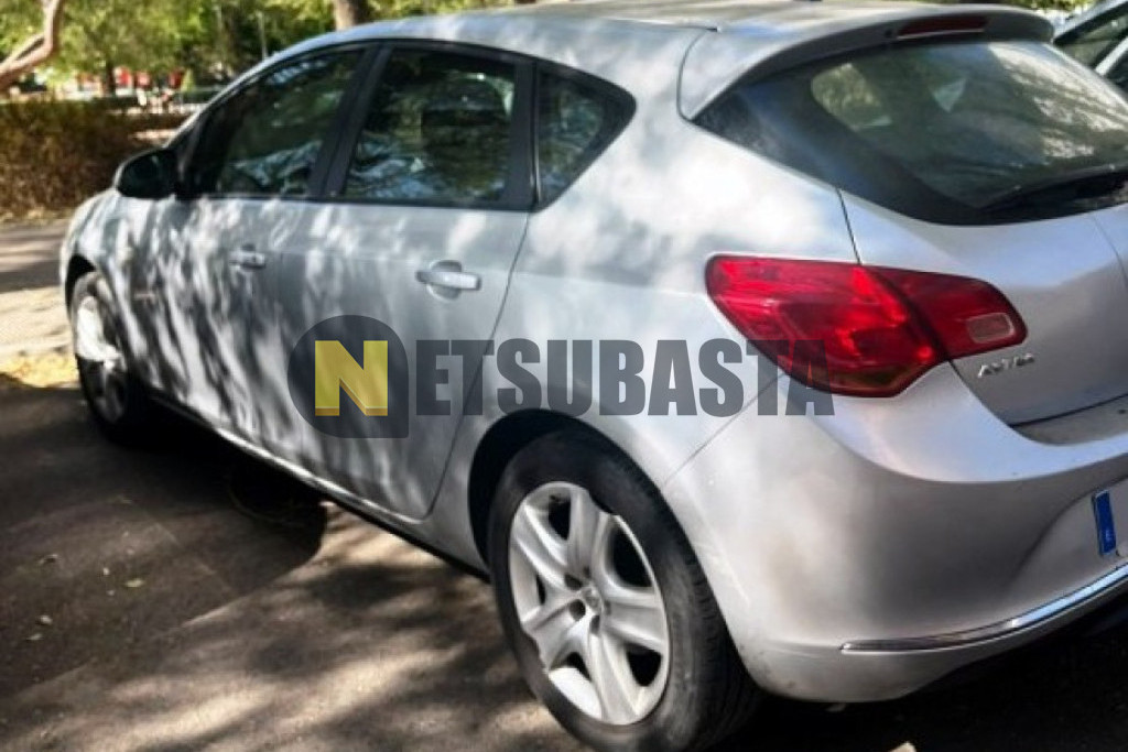 Opel Astra 1.6 2013
