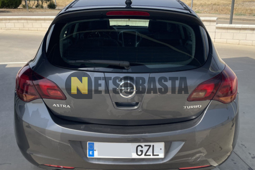 Opel Astra 1.4 Turbo 2010