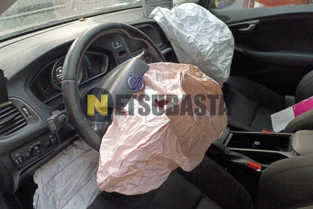 Volvo V40 D2 2013
