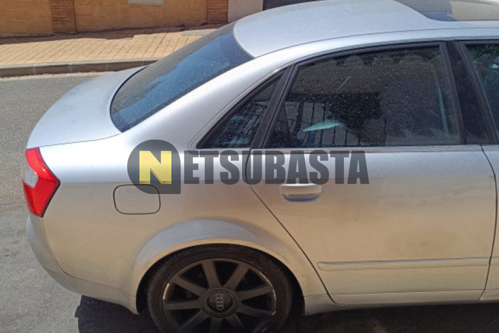 Audi A4 3.0 quattro tiptronic 5 vel. 2004
