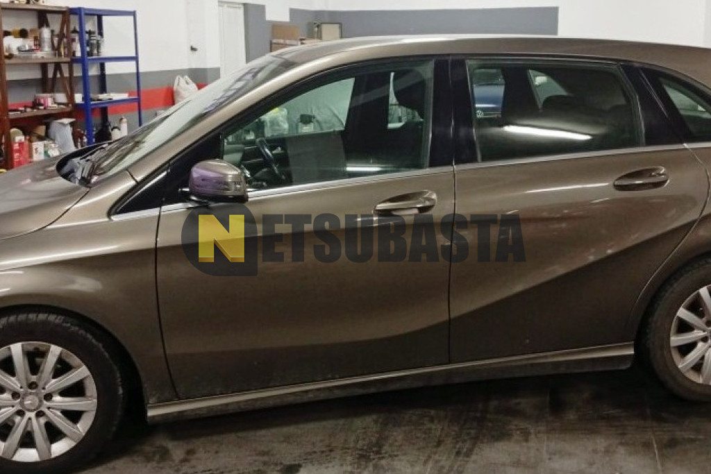 Mercedes-Benz B 180 CDI BlueEFFICIENCY 2012