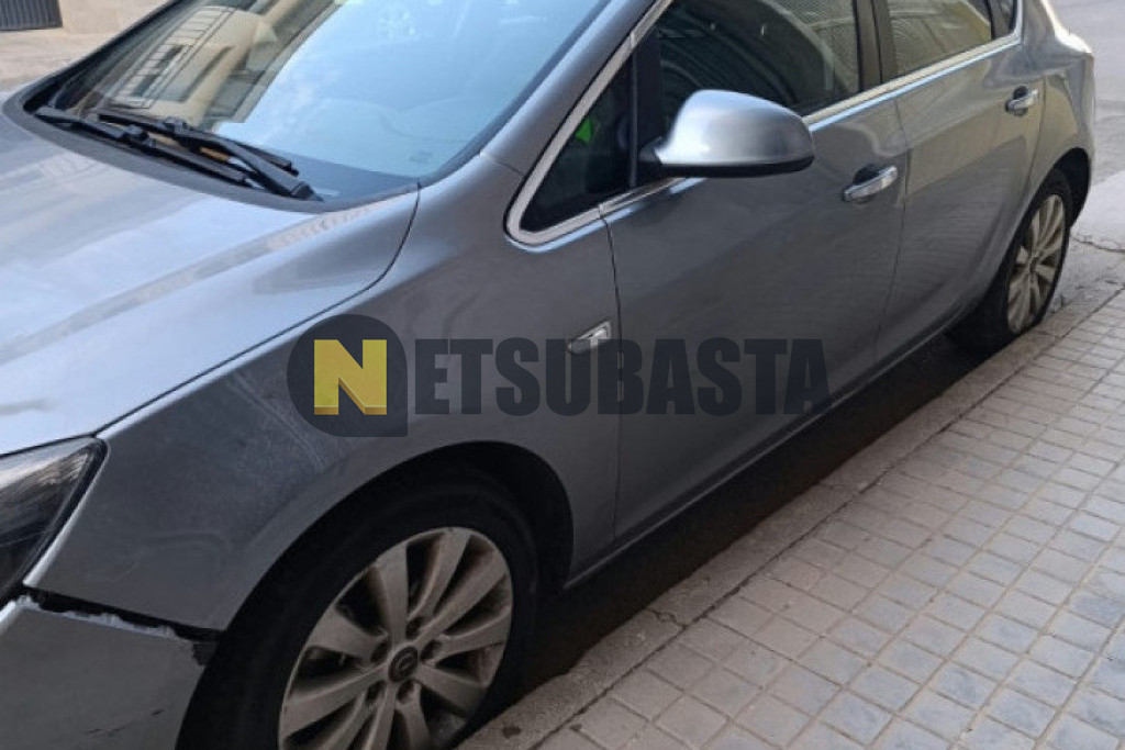 Opel Astra 1.7 CDTI 2013