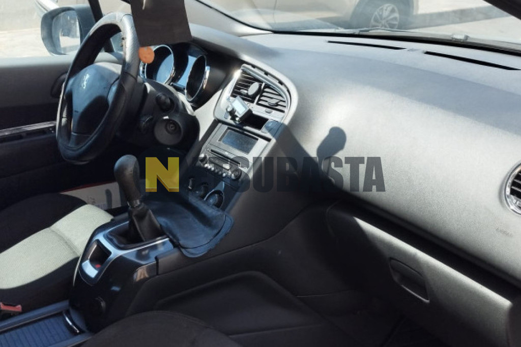 Peugeot 5008 1.6 VTi 2010