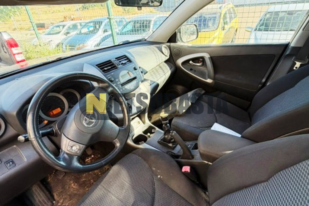Toyota RAV4 2.2 D-4D 2006