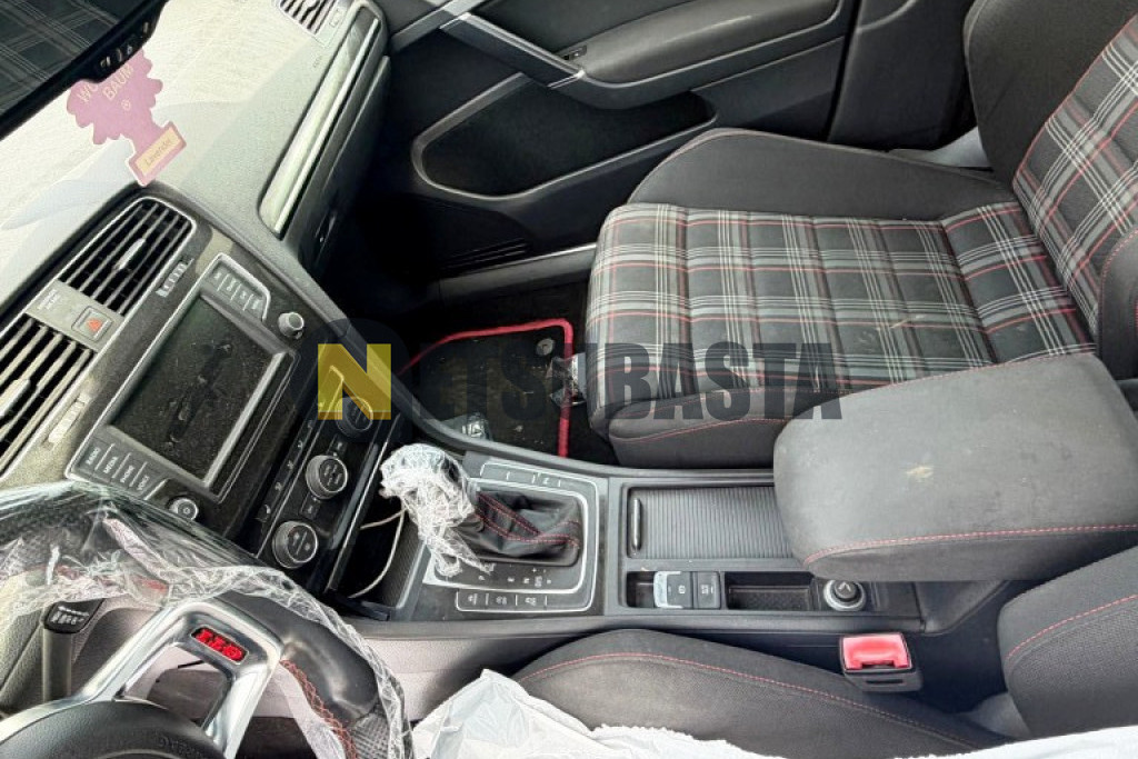 Volkswagen Golf GTI 2.0 TSI BMT DSG 6 vel. 2016