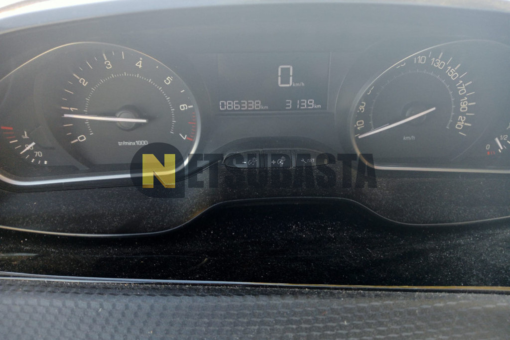 Peugeot 2008 1.2 PureTech 2016