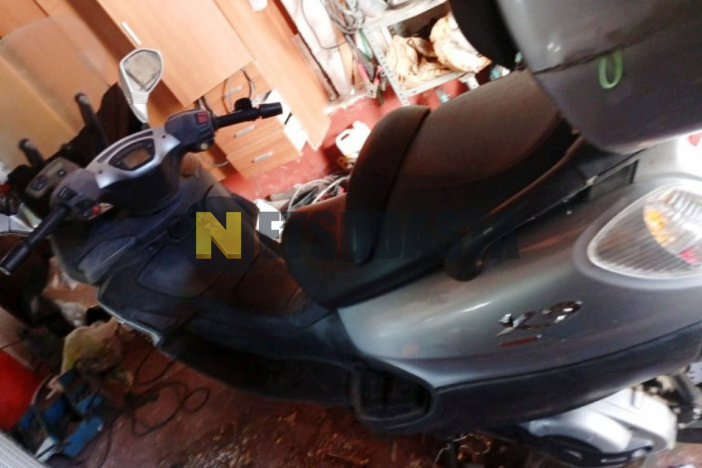Piaggio X9 500 2004