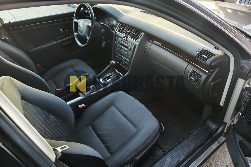 Audi A8 2.5 TDI quattro tiptronic 2000