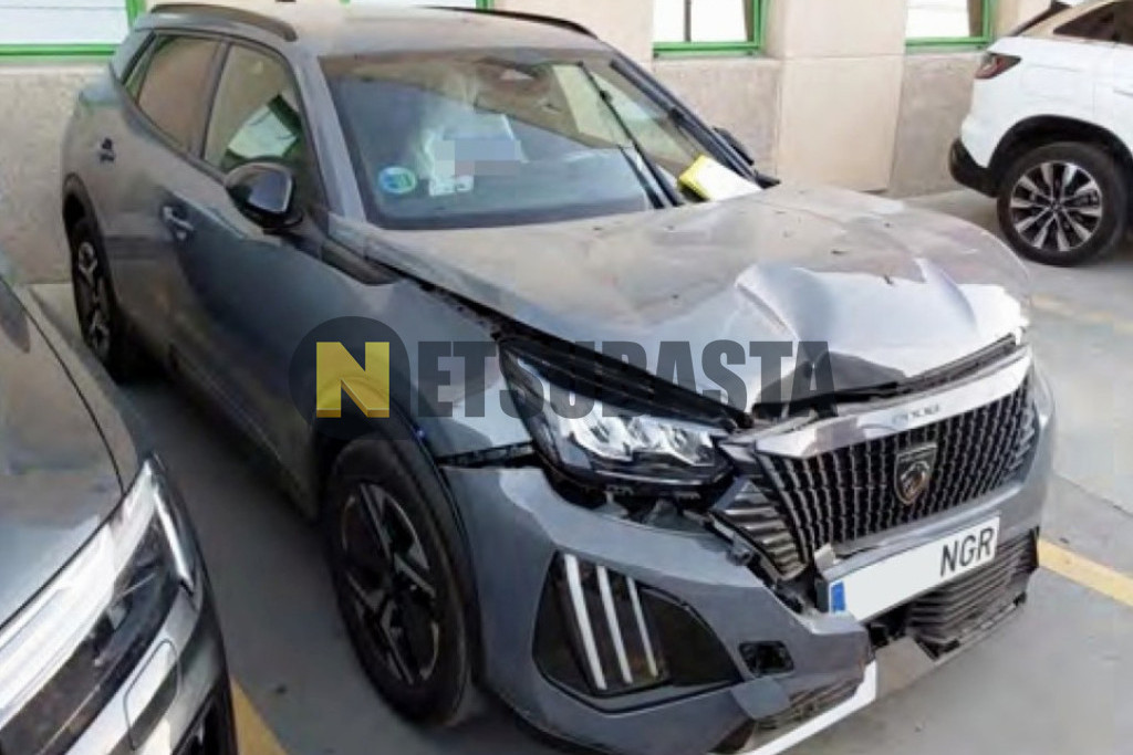 Peugeot 2008 Hybrid 136 e-DCS6 2025