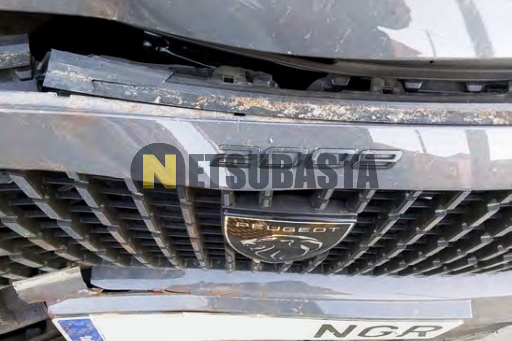 Peugeot 2008 Hybrid 136 e-DCS6 2025