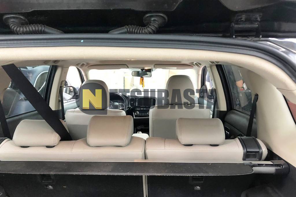 Mitsubishi Outlander PHEV 4WD 2015