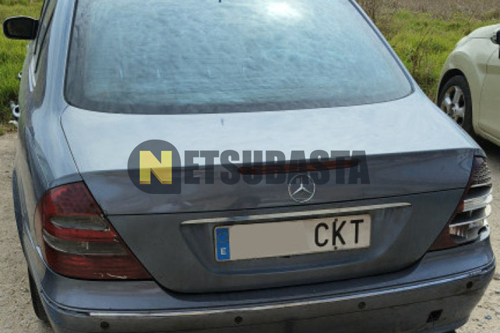 Mercedes-Benz E320 2003