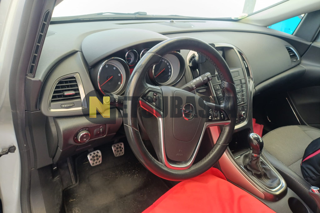 Opel Astra Sports Tourer 1.6 CDTI 2012