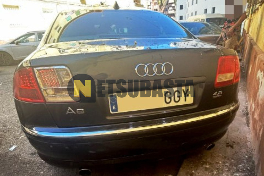 Audi A8 4.2 quattro tiptronic 6 vel. 2002