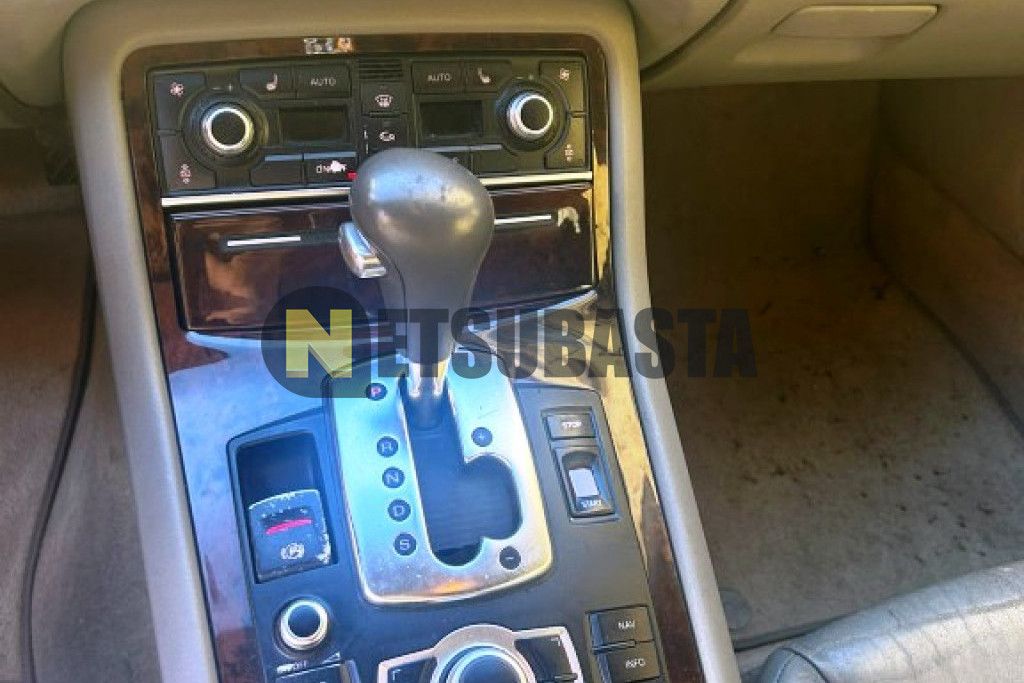 Audi A8 4.2 quattro tiptronic 6 vel. 2002