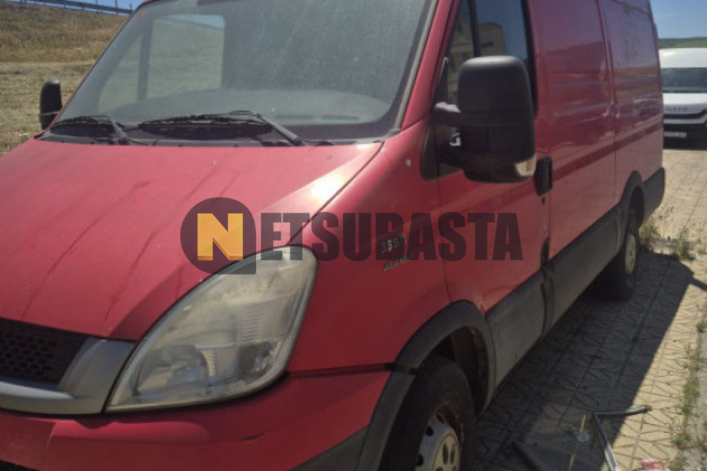 Iveco Daily furgón 35S11 2010