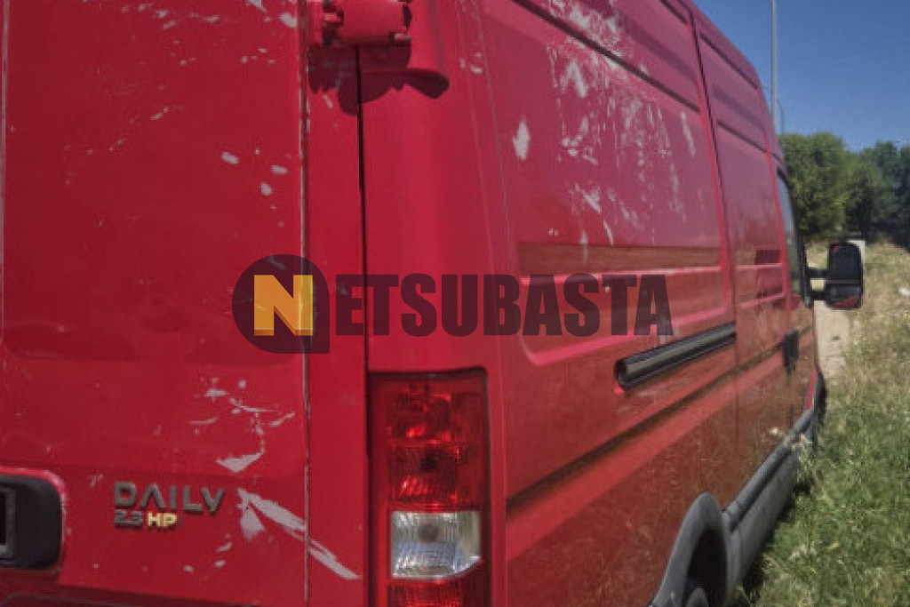 Iveco Daily furgón 35S11 2010
