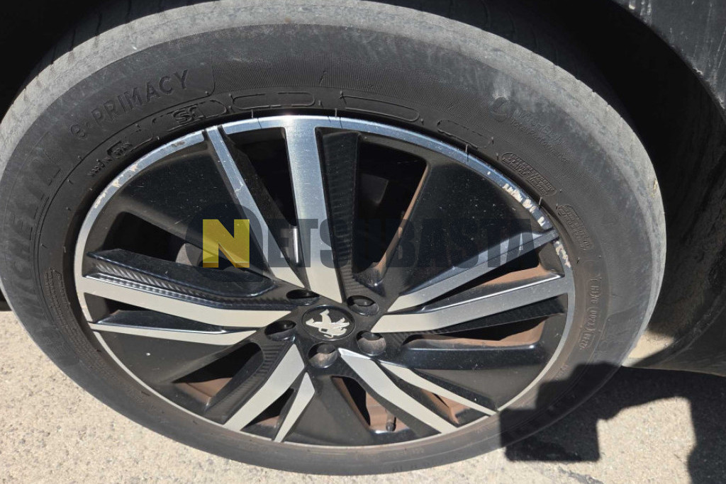 Peugeot 3008 Hybrid 300 e-EAT8 2022