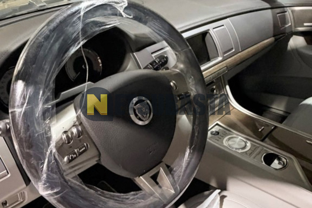 Jaguar XF 2.7D V6 2008
